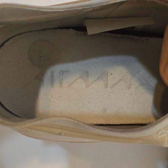 NIKE Air Max  White running Women's Size 8.5 - Picture 6 of 7